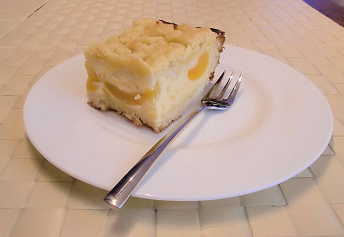 Aprikosenkuchen mit Streuseln