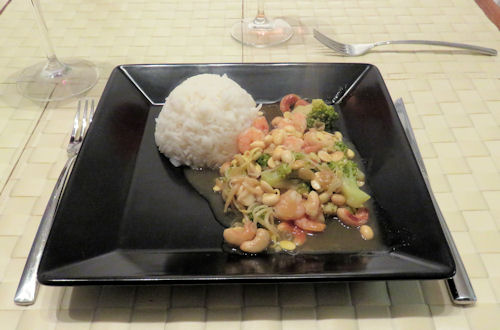 Brokkoli mit Shrimps und Sprossen