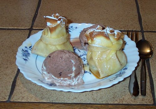 Crêpe-Säckchen mit Feigen