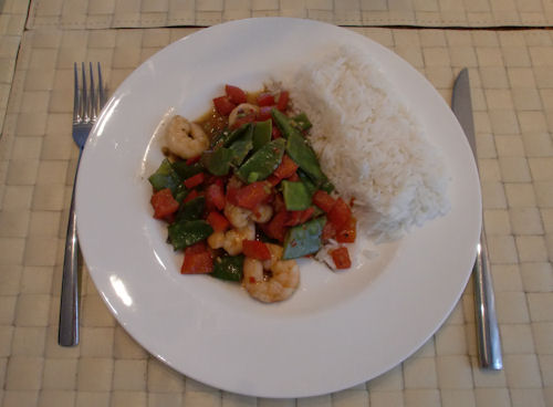 Erdnuss-Kokos-Curry mit Garnelen