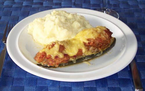 Gefüllte Zucchini