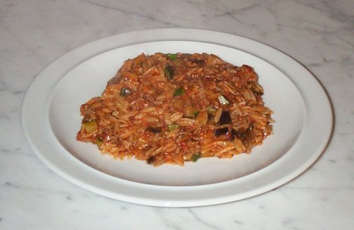 Kritharaki mit Gemüse und Hackfleisch