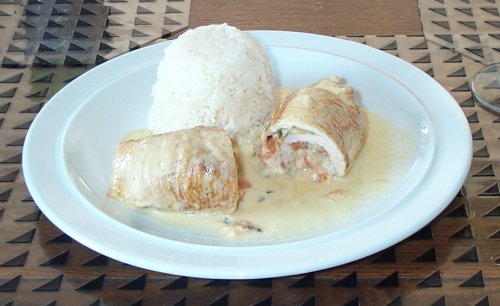 Putenröllchen mit Käse gefüllt