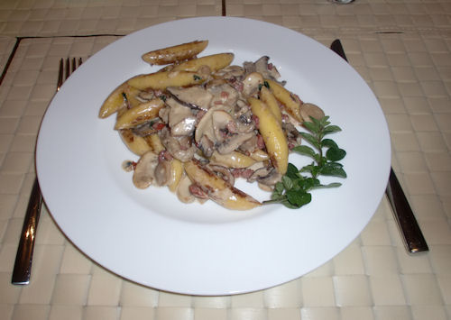 Schupfnudelpfanne mit Schinken-Pilz-Sauce