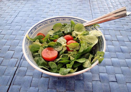 Feldsalat mit Senf-Vinaigrette
